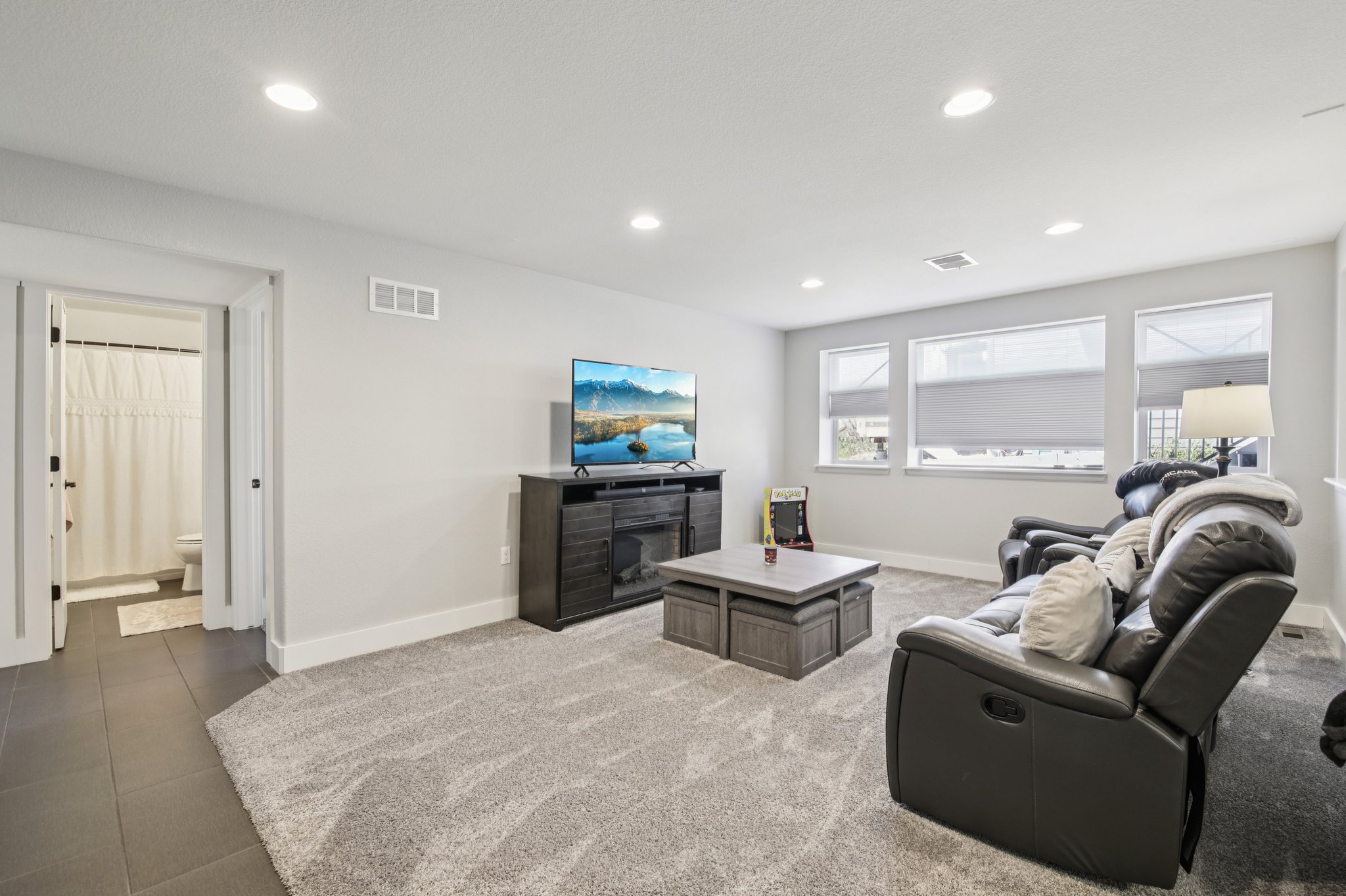 E Stroll Ave-S1604-011.jpg