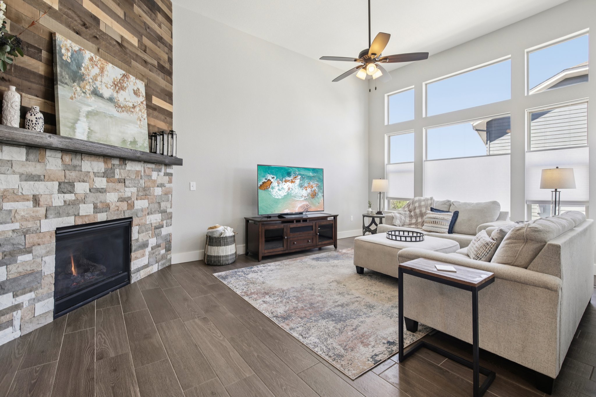 E Stroll Ave-S1604-013.jpg