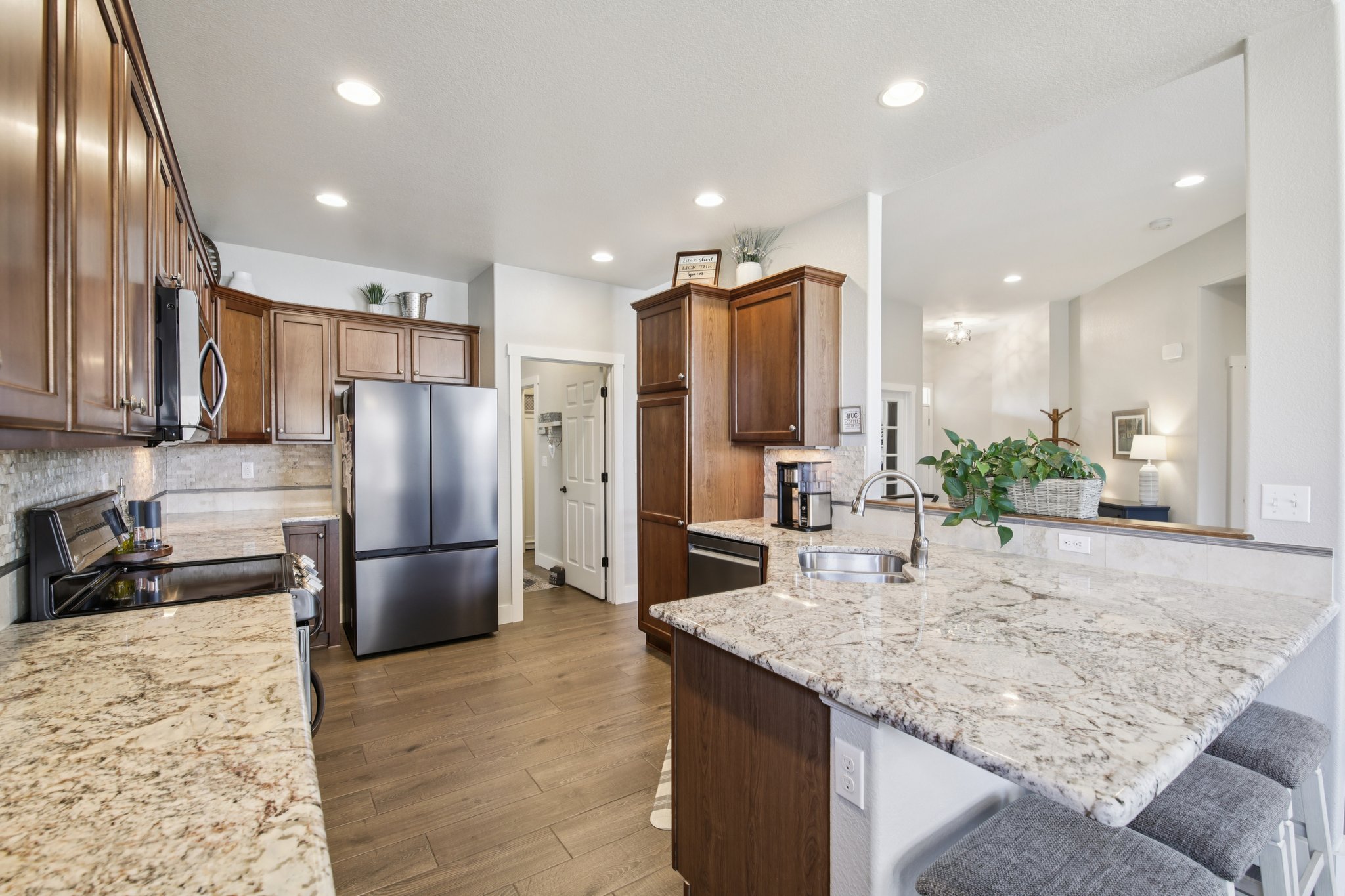 E Stroll Ave-S1604-016.jpg