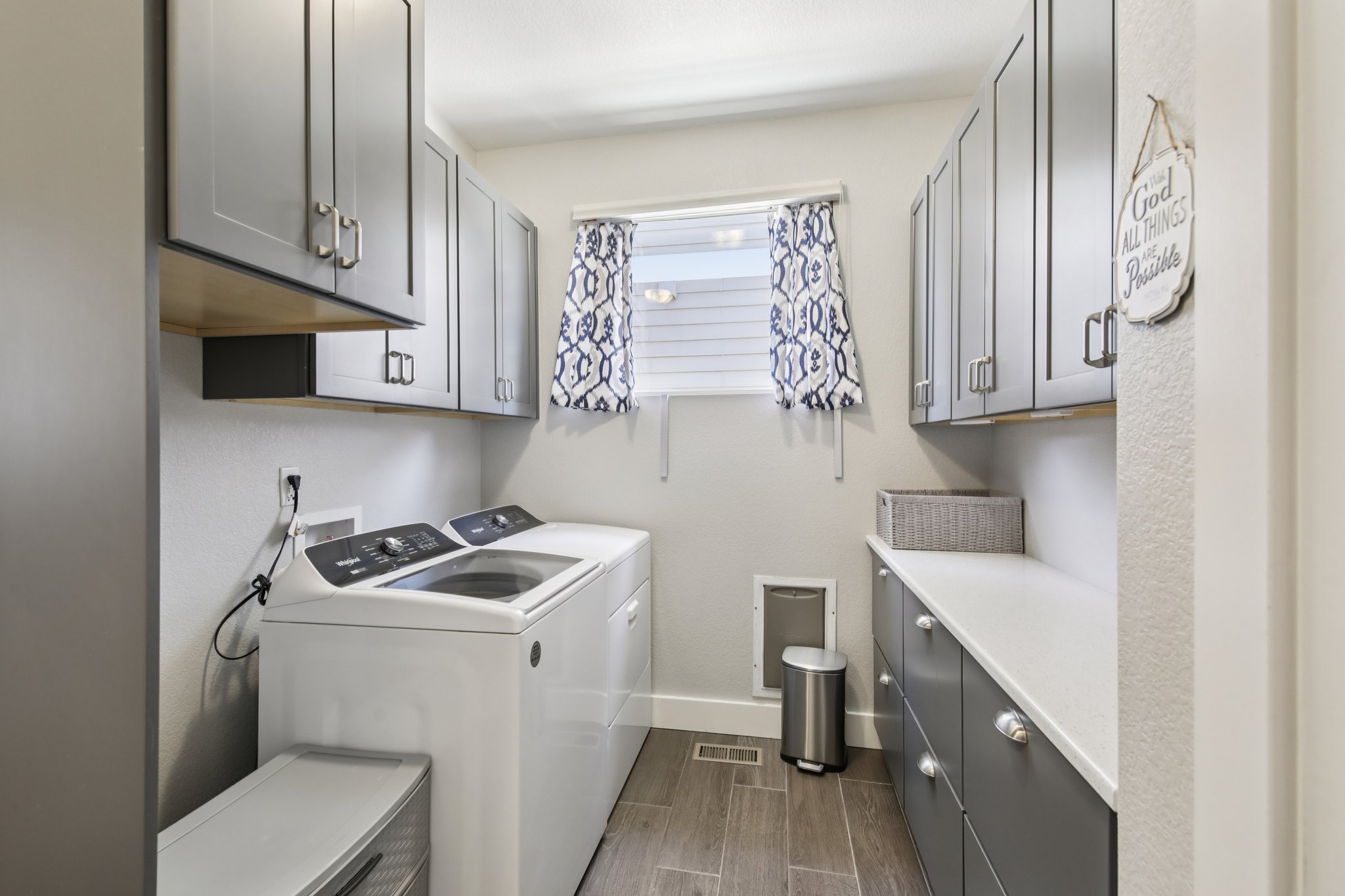 E Stroll Ave-S1604-021.jpg