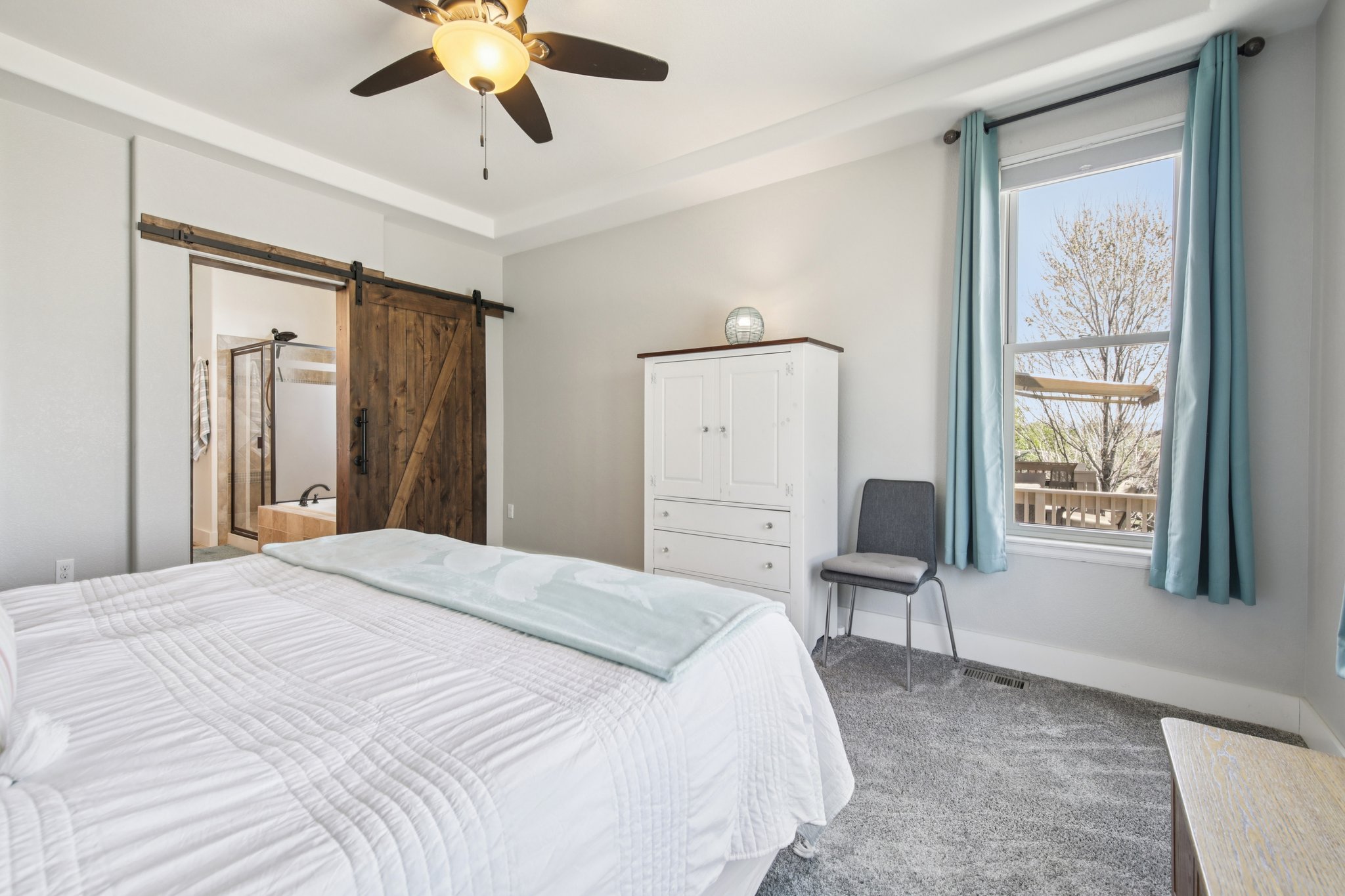 E Stroll Ave-S1604-028.jpg