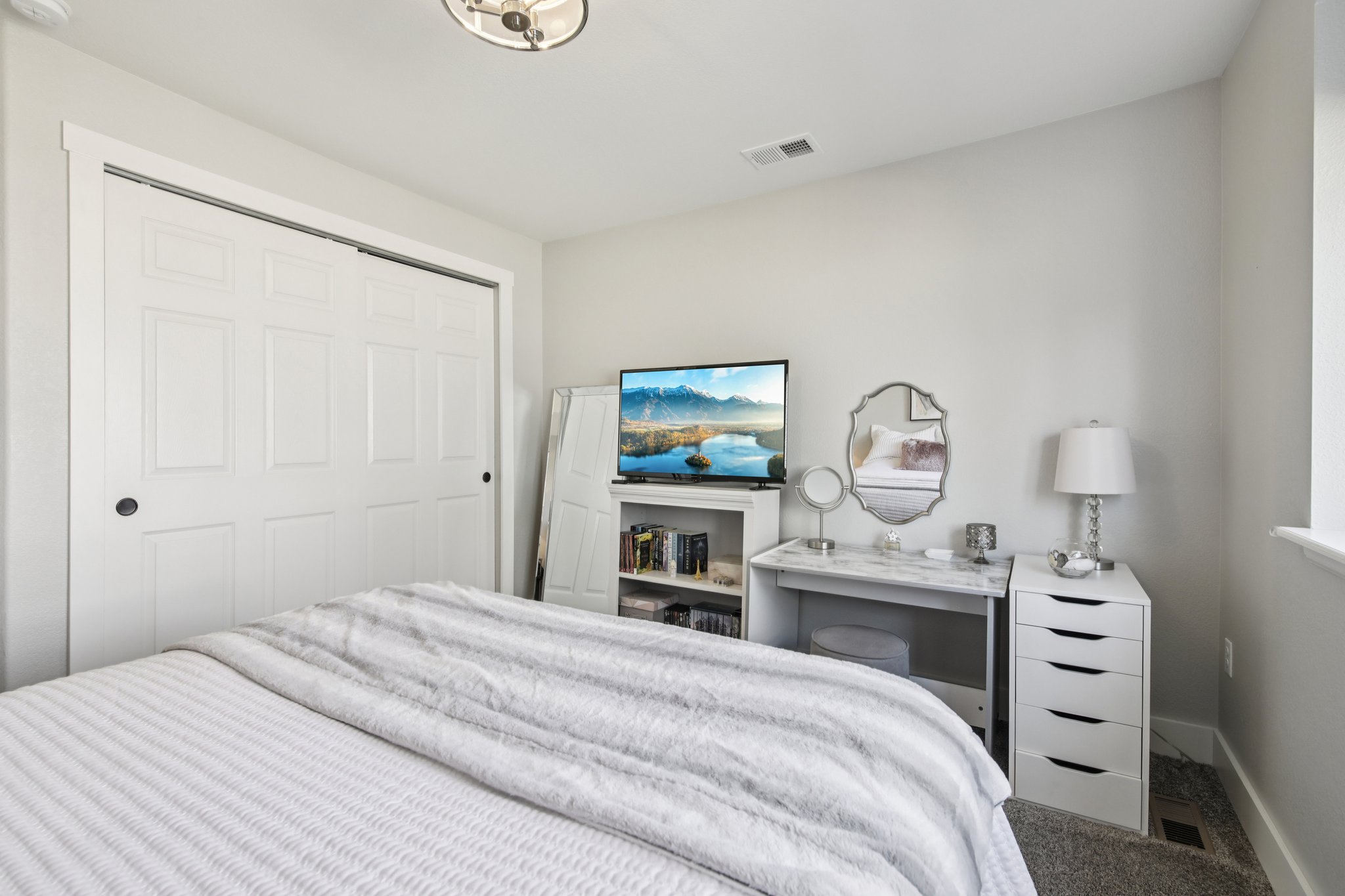 E Stroll Ave-S1604-036.jpg