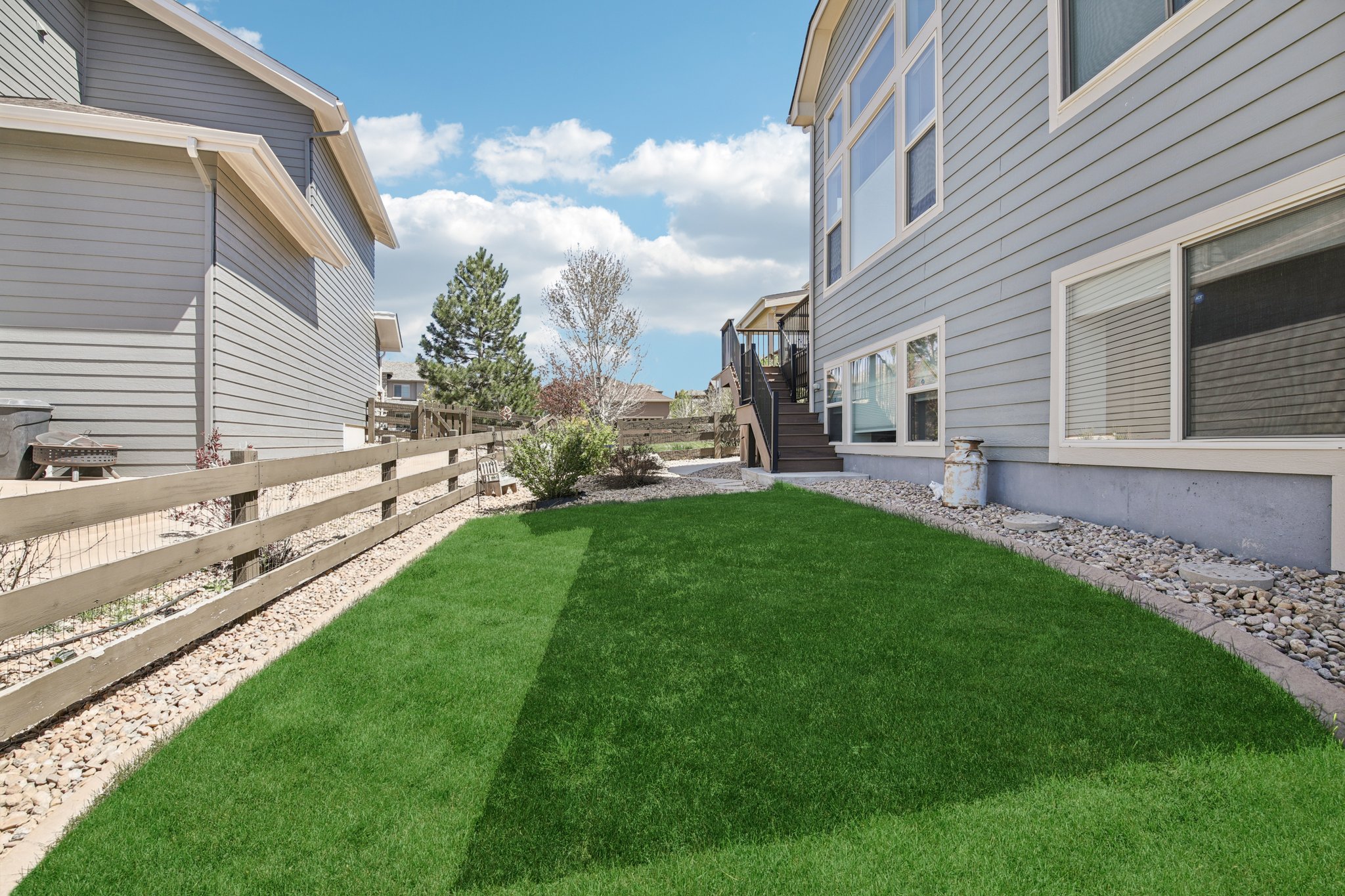 E Stroll Ave-S1604-050.jpg