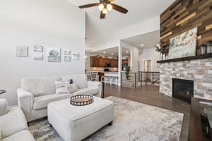 E Stroll Ave-S1604-009.jpg