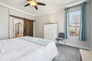 E Stroll Ave-S1604-028.jpg