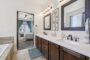 E Stroll Ave-S1604-031.jpg