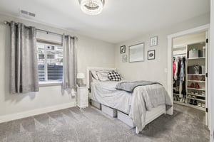 E Stroll Ave-S1604-037.jpg