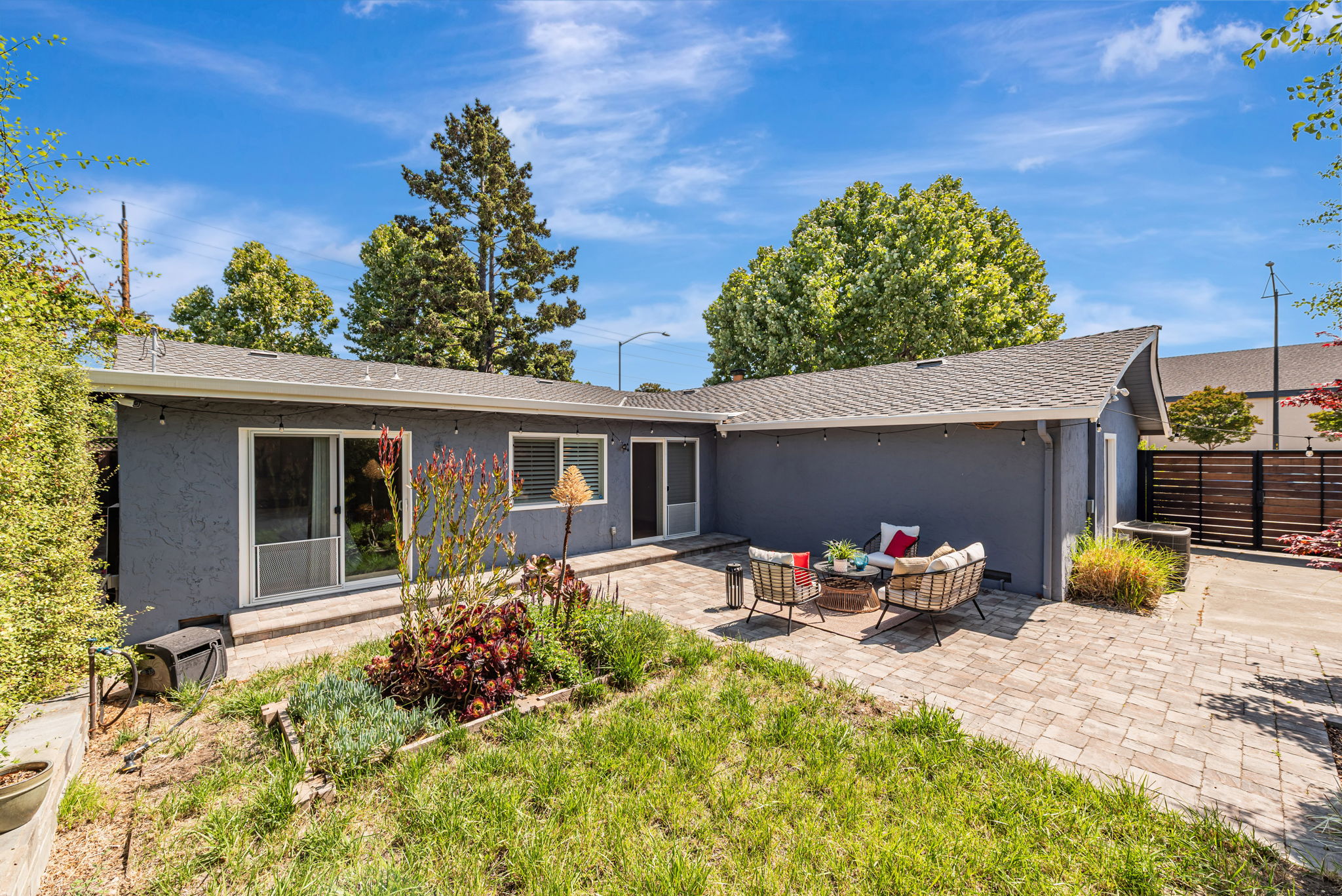 047_2154 LG Almaden Road 