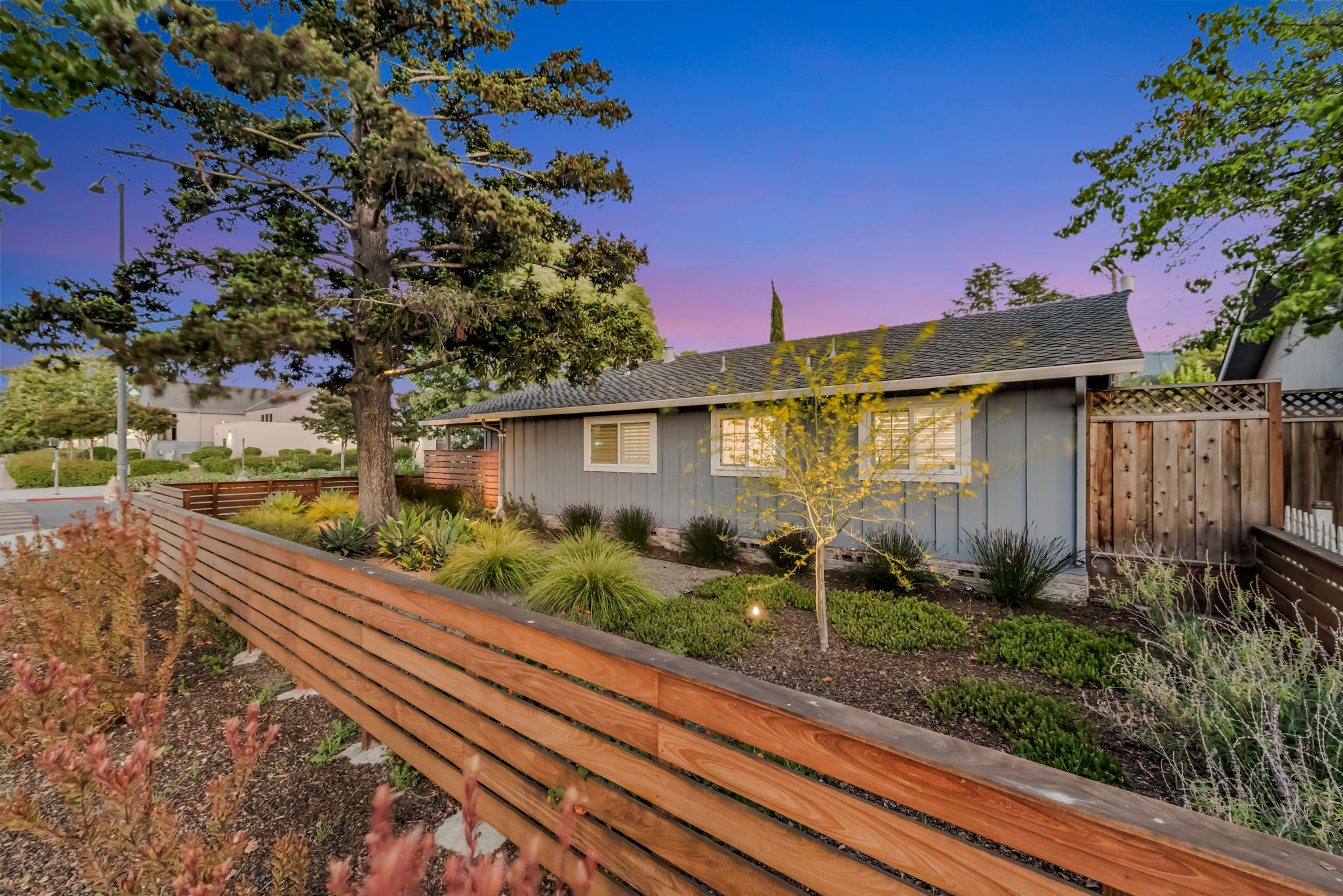 015_TWILIGHT_ 2154 LG Almaden