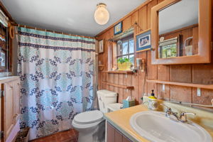 Full size bathroom
