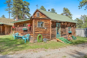 Ranch hand cabin, approx 440 Sq St