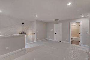 2156 Northside Dr, Charlottesville, VA 22911, USA Photo 18