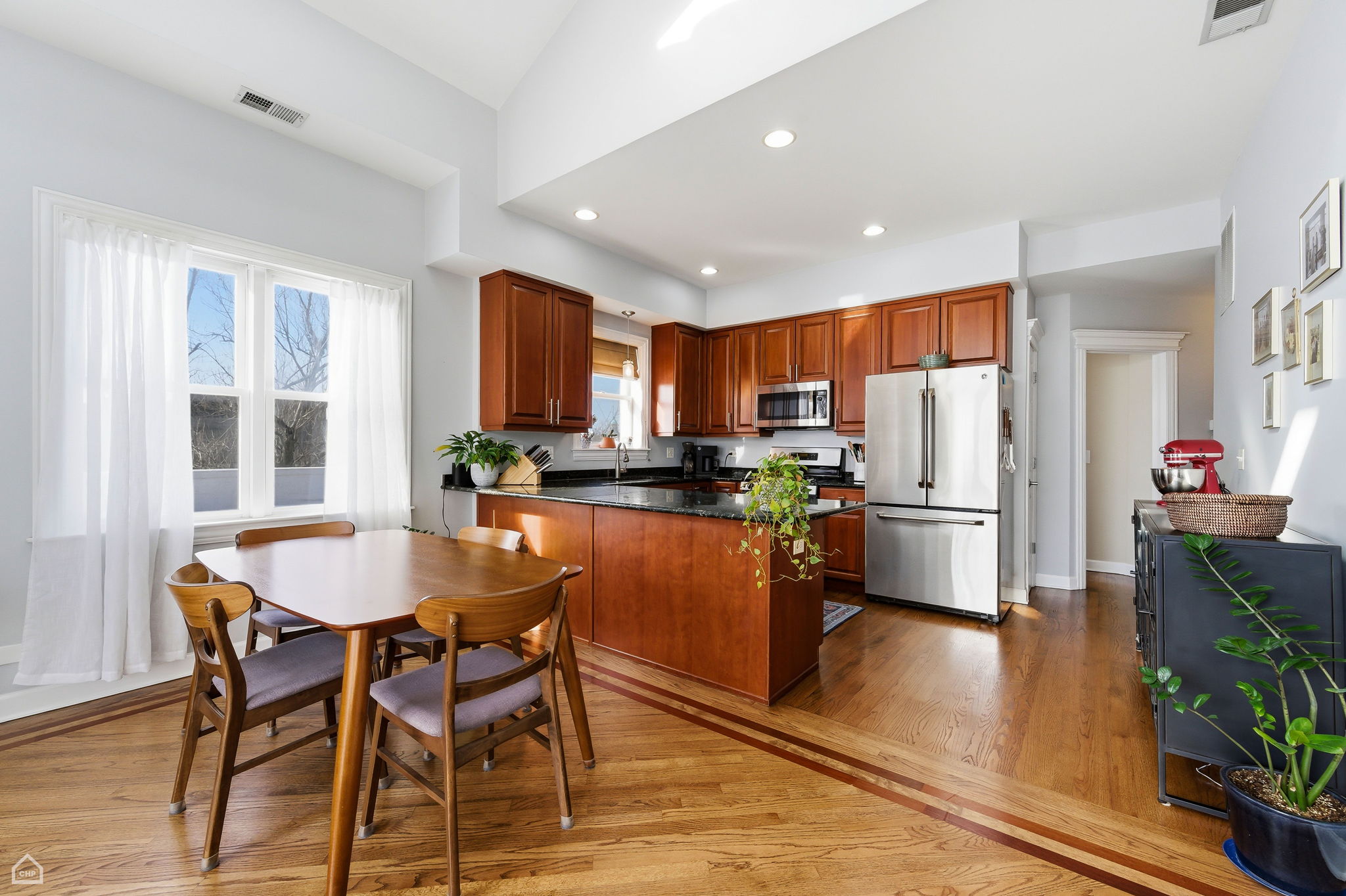 2156 W Ohio St 3W - Amit Vyas_CHP2026_005