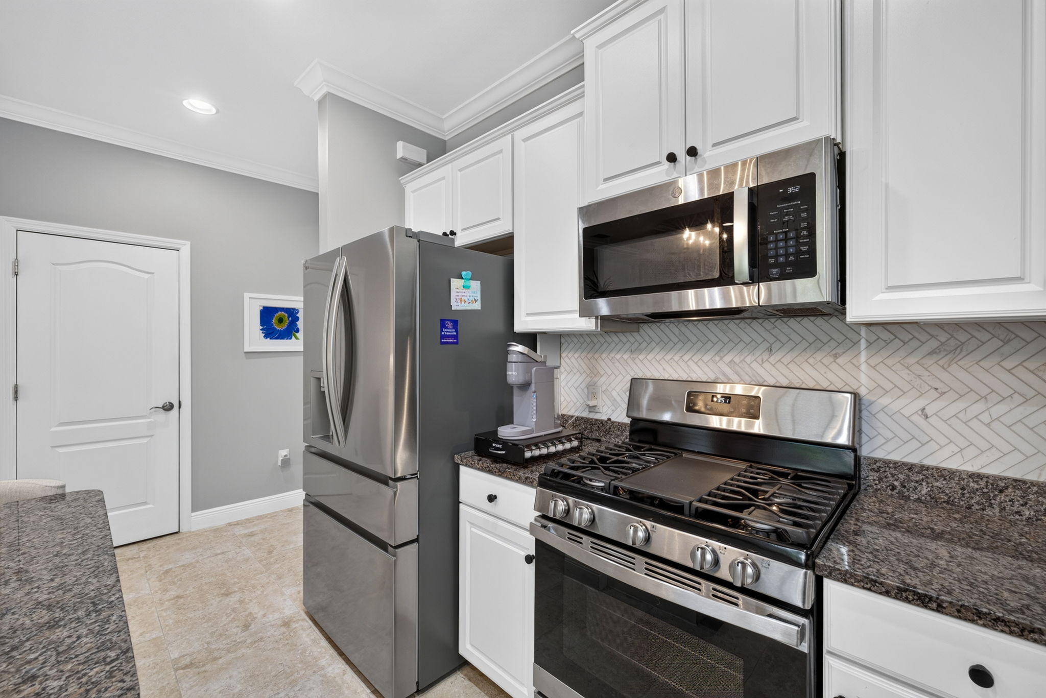 Kitchen 3 of 4