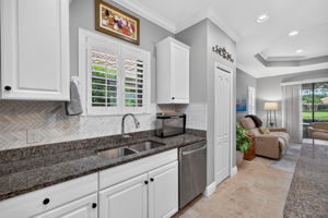 Kitchen 2 of 4