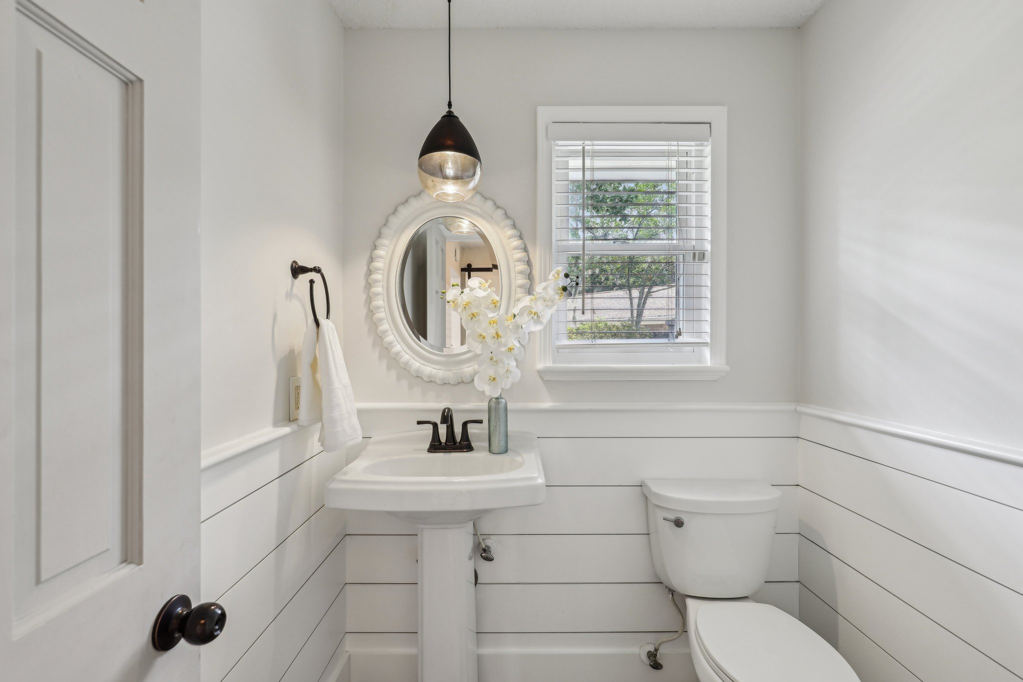 1/2 bath on 1st floor