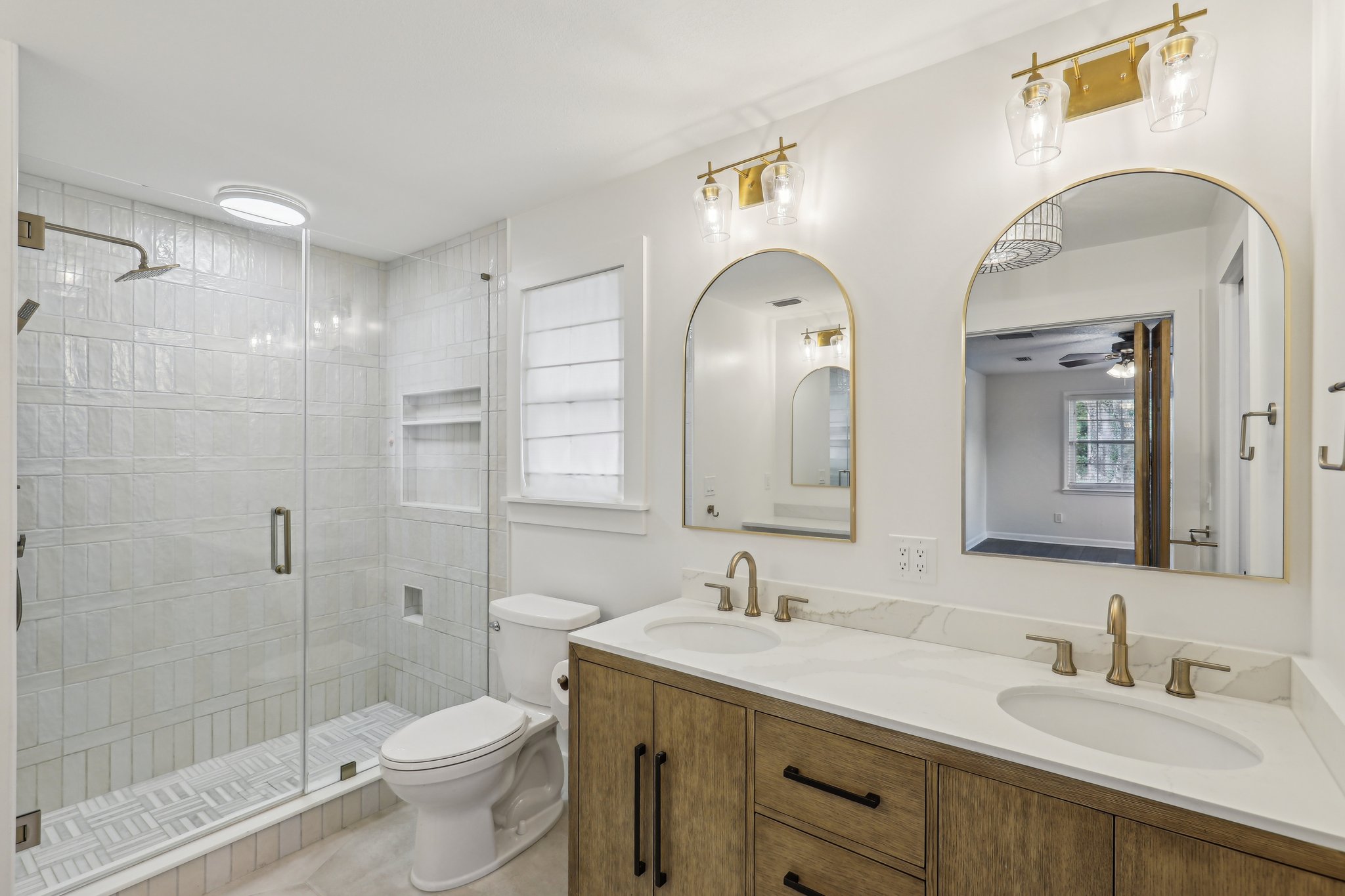 Owner's bath upstairs