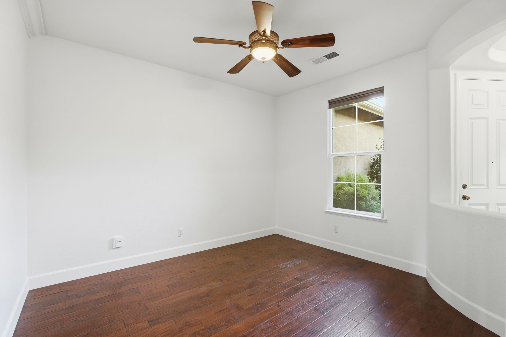 022_F8_2158 Beckett Dr