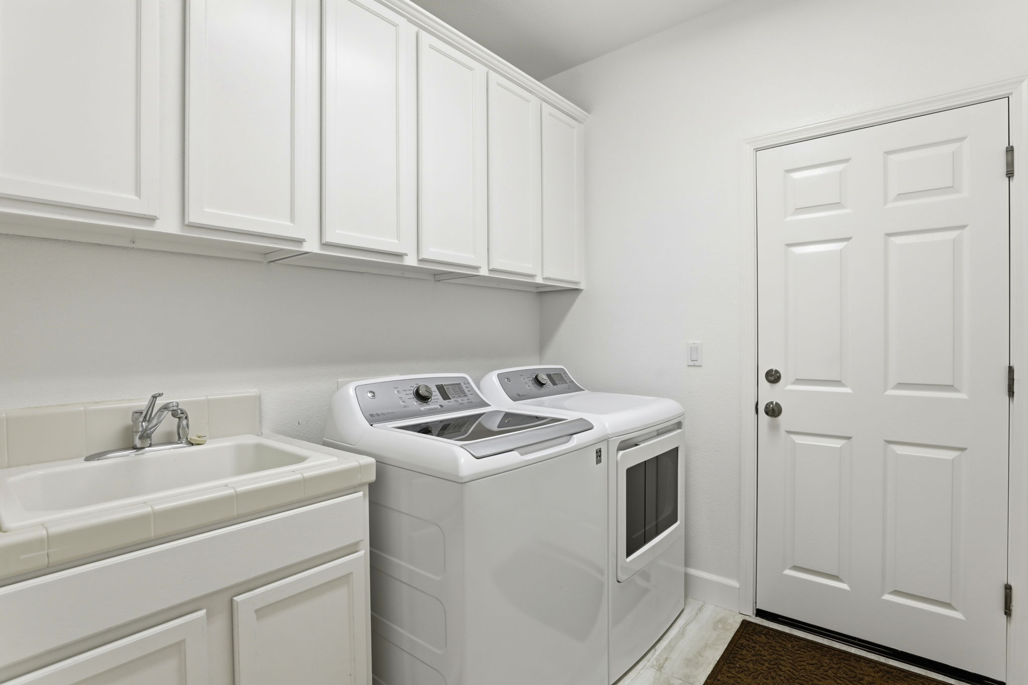 037_F8_2158 Beckett Dr