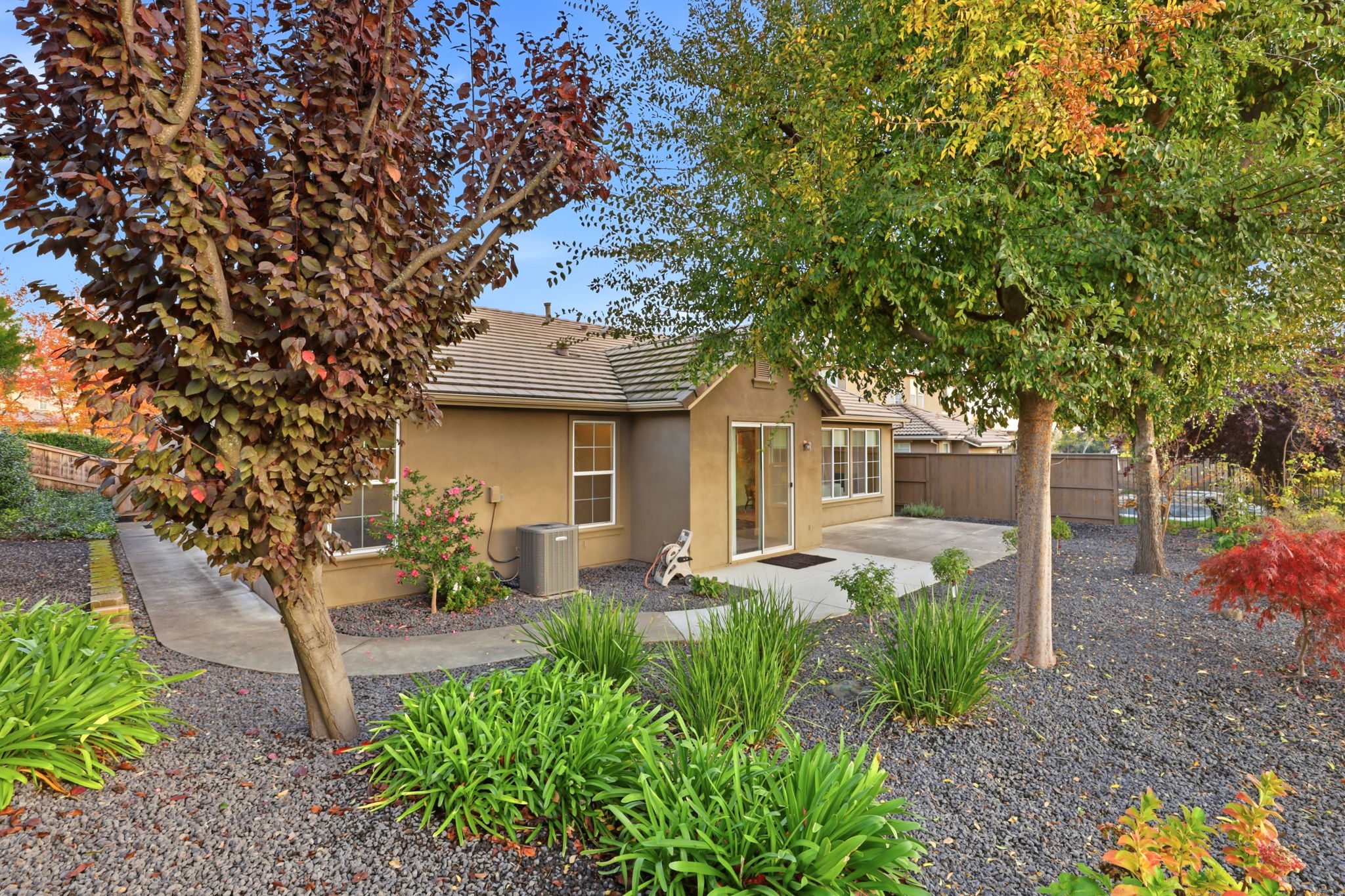 041_F8_2158 Beckett Dr