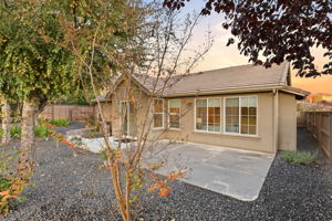 039_F8_2158 Beckett Dr