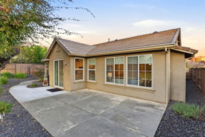 040_F8_2158 Beckett Dr