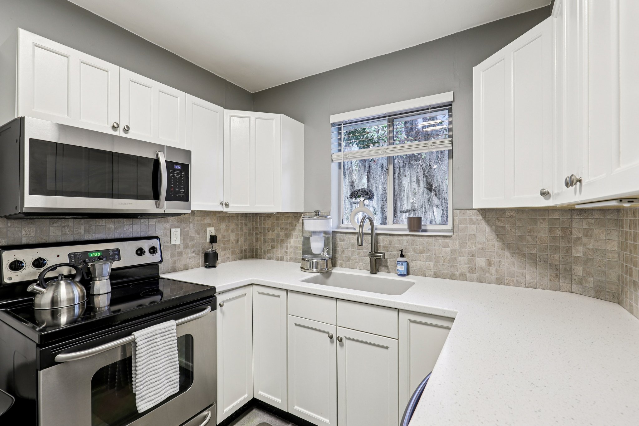 Riverside Ave 4-S1501-019.jpg