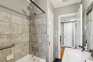 Riverside Ave 4-S1501-028.jpg