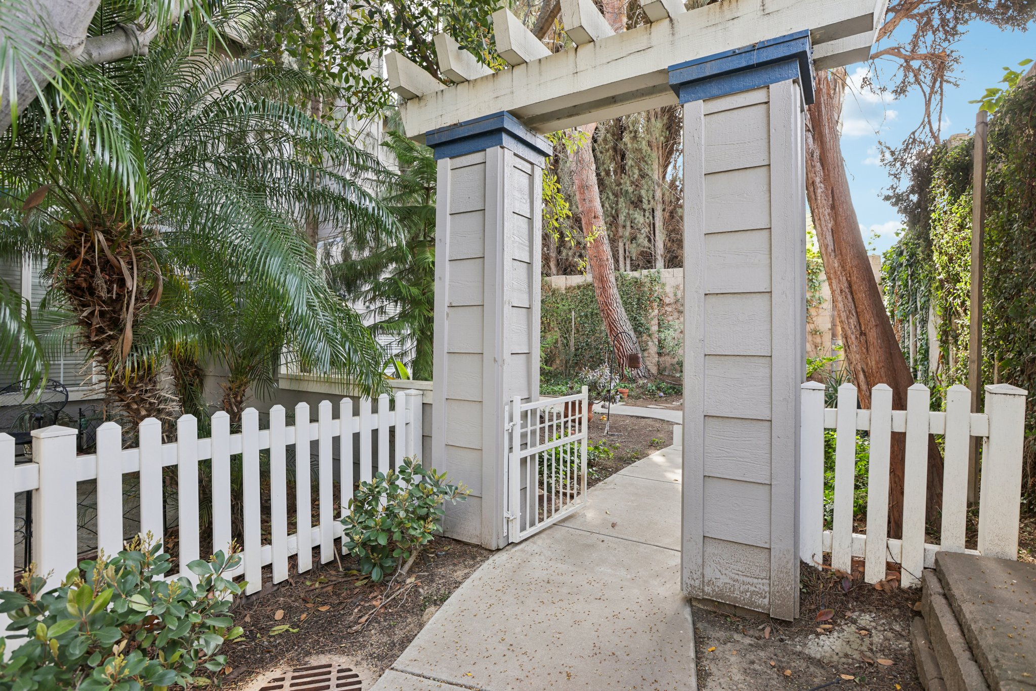 Walsingham Ct 62-S1403-002.jpg