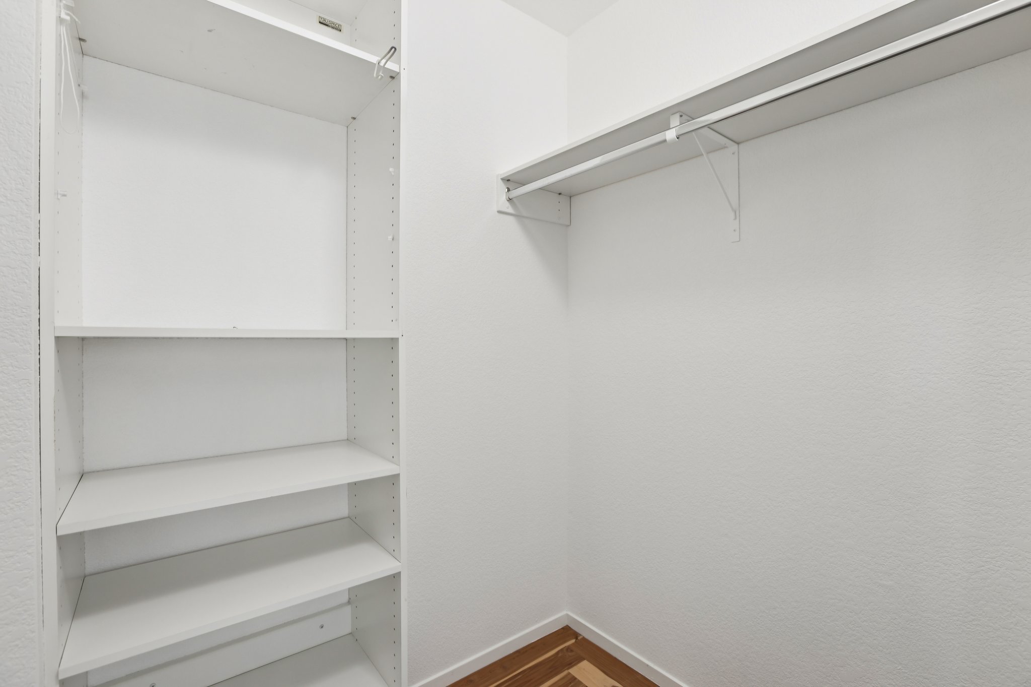 Walsingham Ct 62-S1403-028.jpg