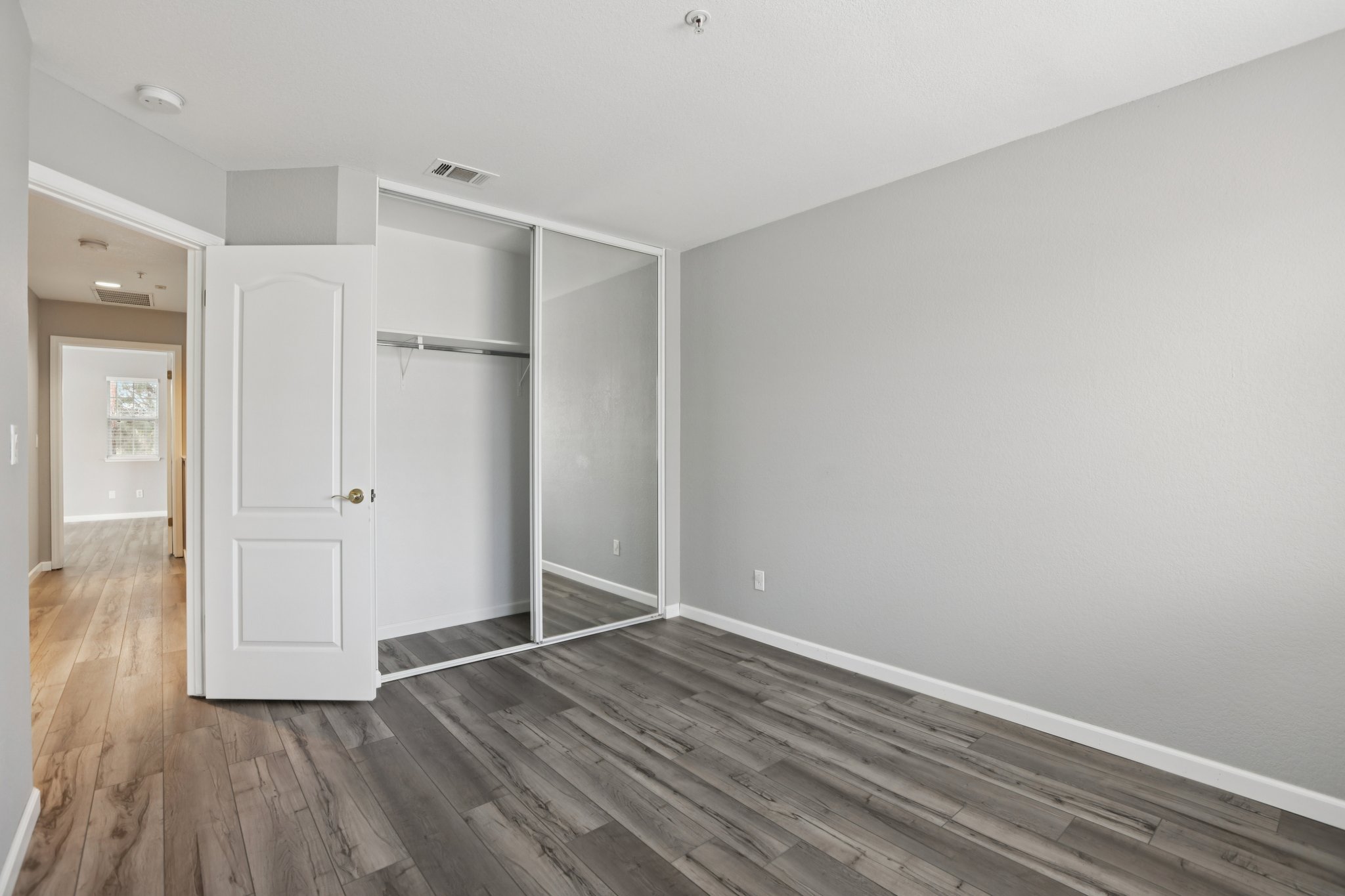 Walsingham Ct 62-S1403-034.jpg