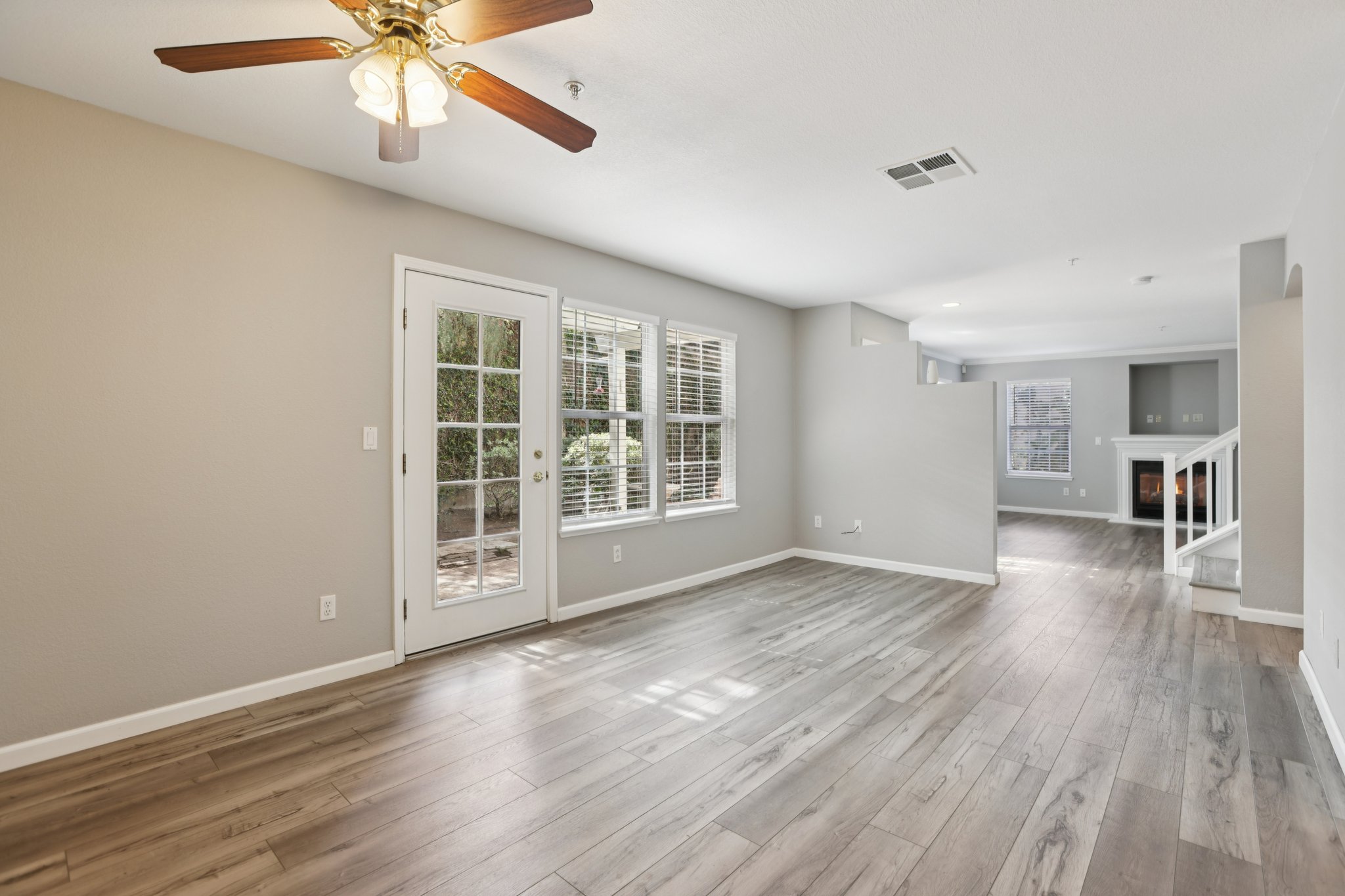 Walsingham Ct 62-S1403-037.jpg