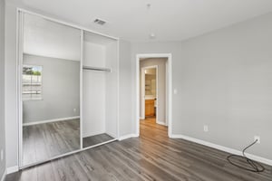 Walsingham Ct 62-S1403-030.jpg