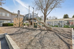 Walsingham Ct 62-1403-906.jpg