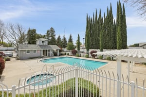 Walsingham Ct 62-1403-907.jpg