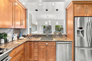 010_F8_216 8th Ave San