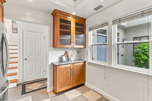 012_F8_216 8th Ave San
