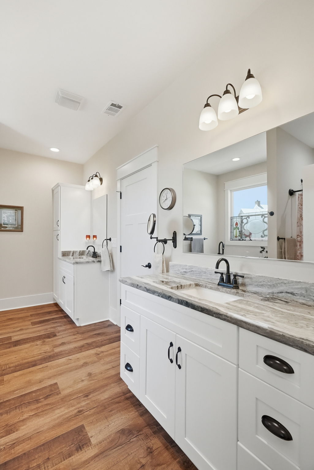 Photo 72