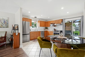 Kitchen/Eating Area