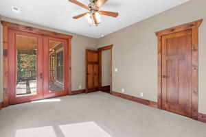 Third bedroom doors to deck