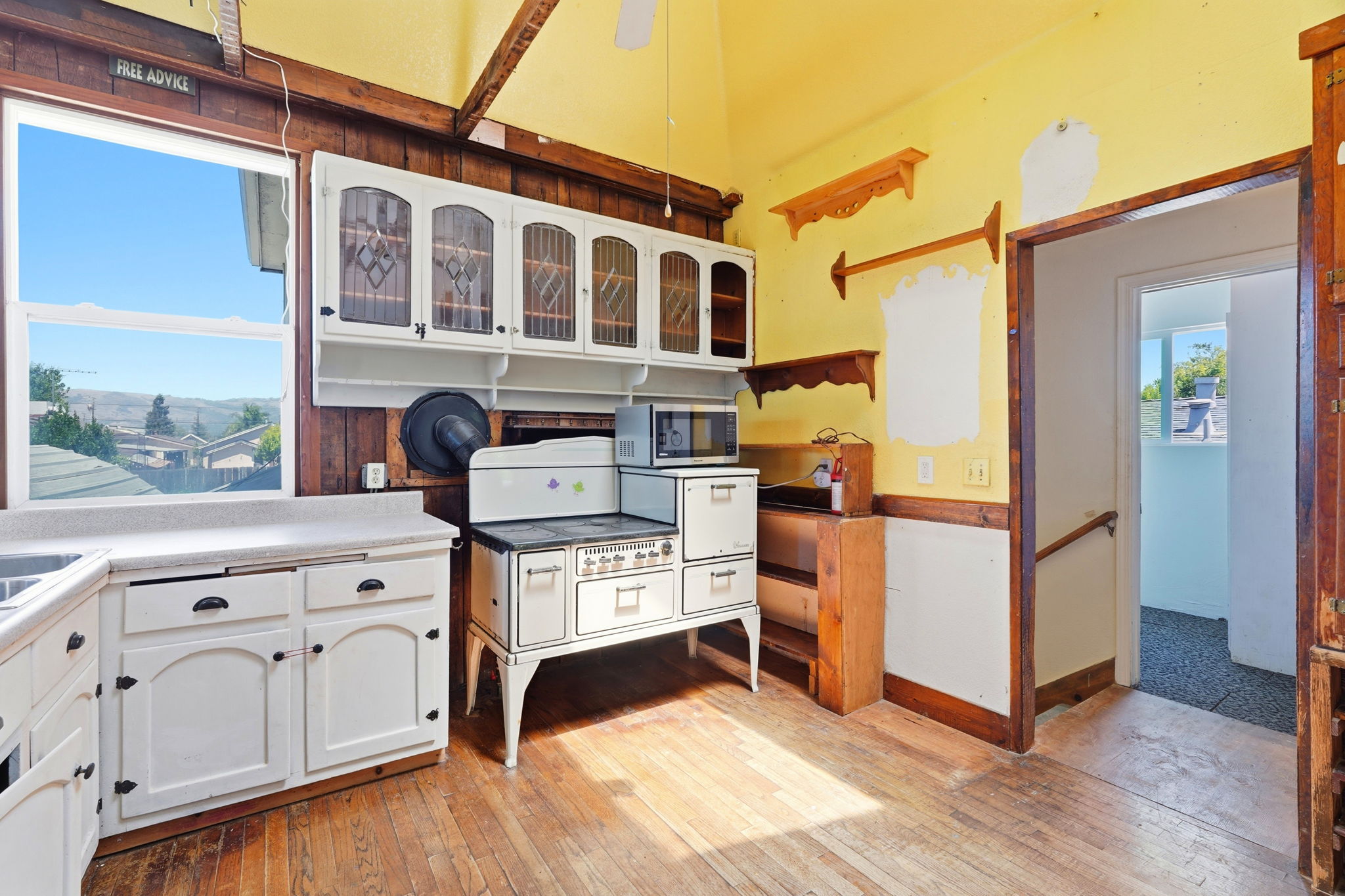 009_F8_216 N 25th St