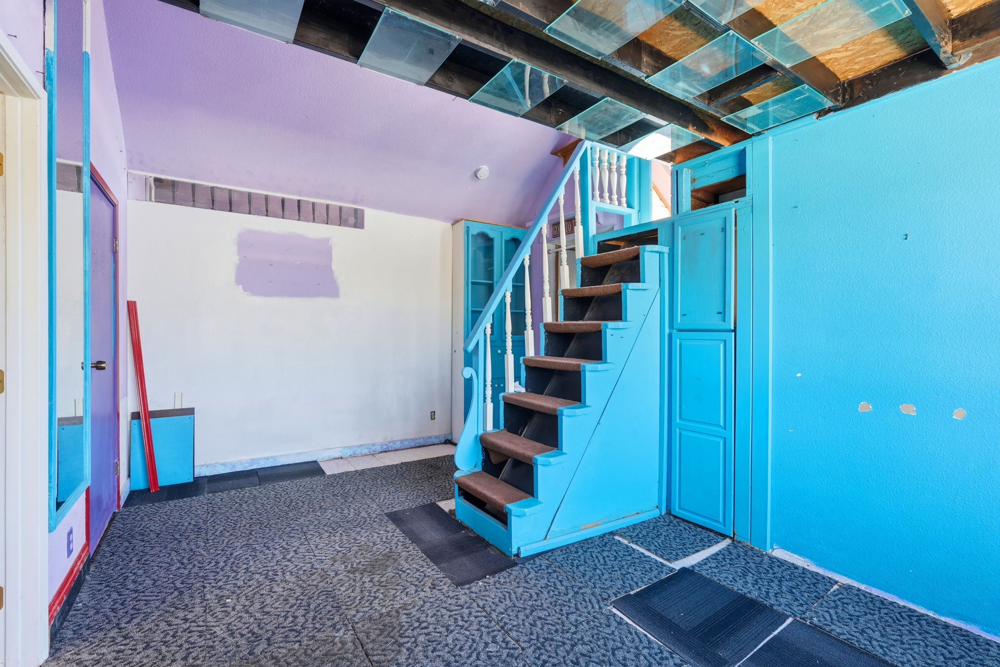 022_F8_216 N 25th St