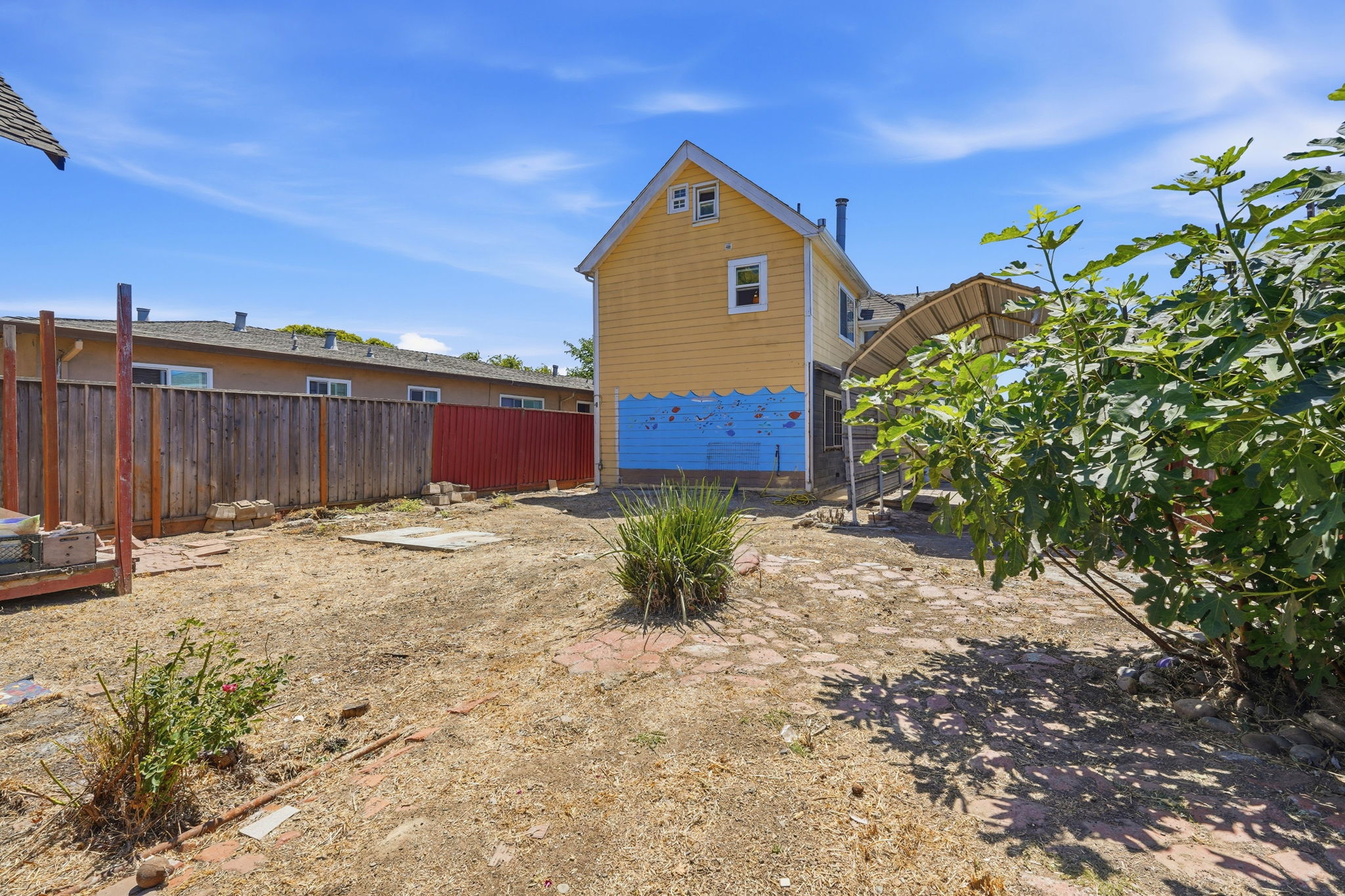 044_F8_216 N 25th St