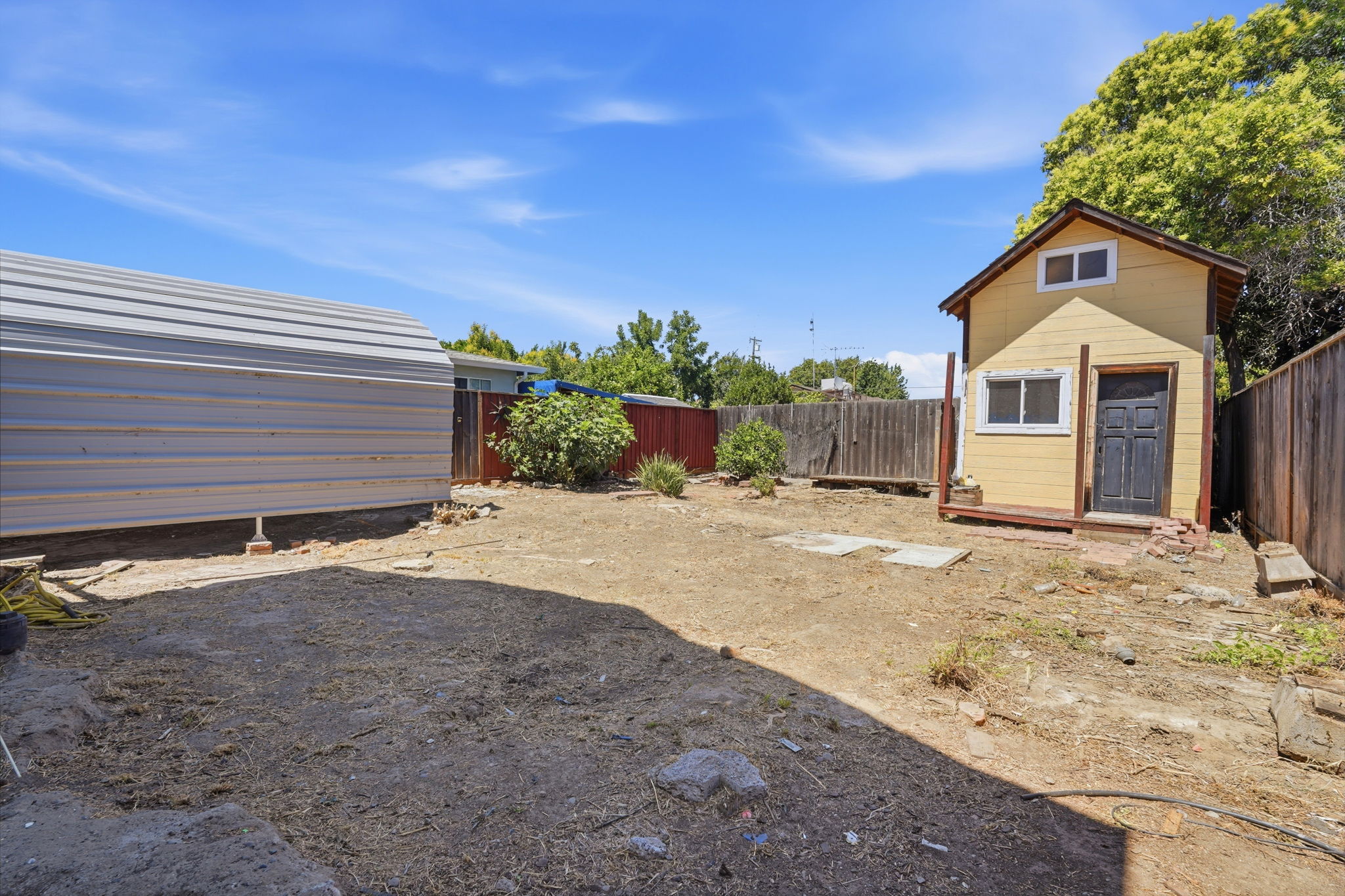 046_F8_216 N 25th St