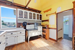 009_F8_216 N 25th St