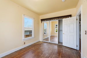 015_F8_216 N 25th St
