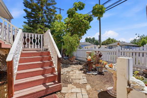 051_F8_216 N 25th St