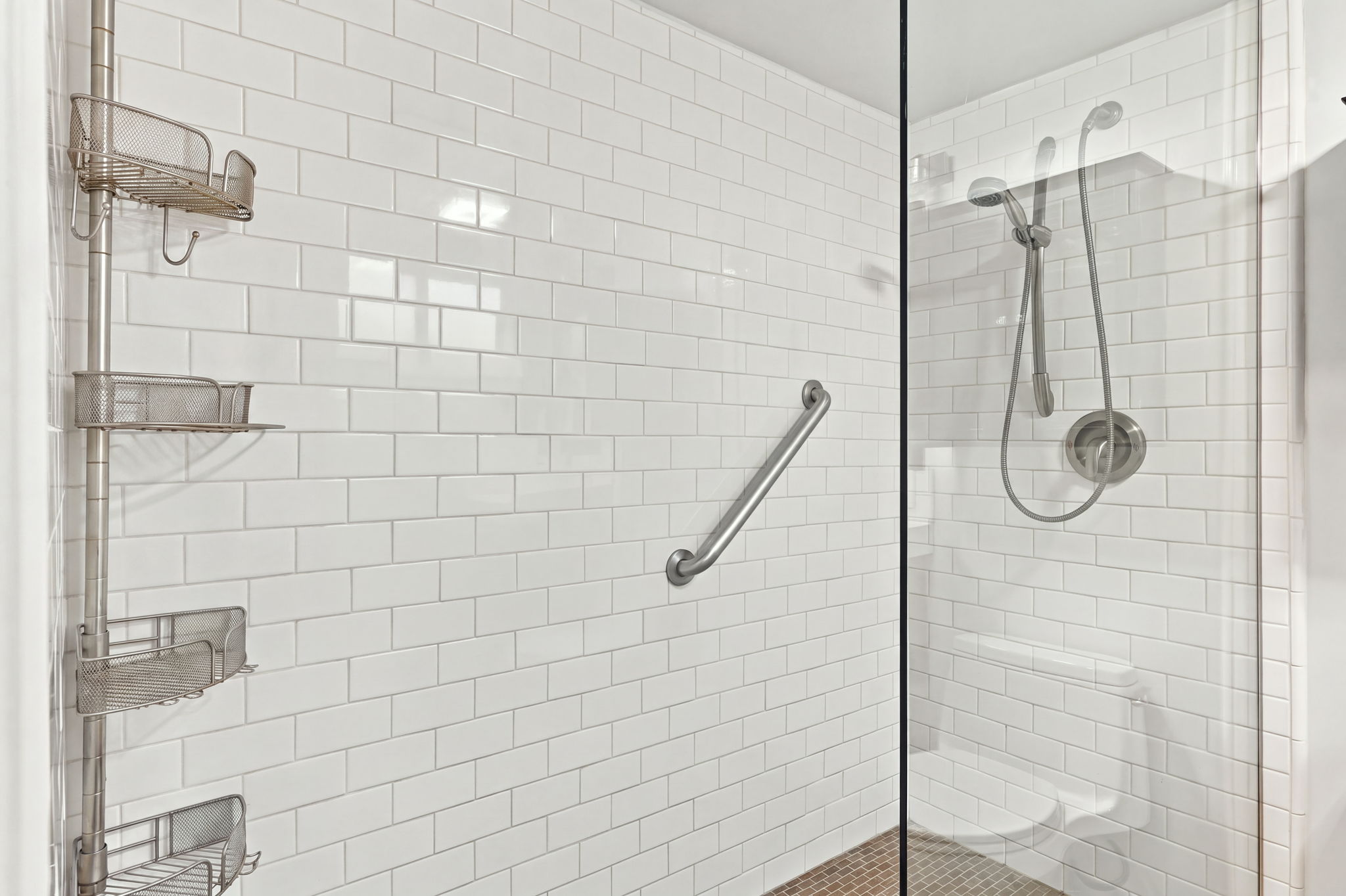 Bathroom 2 (2)