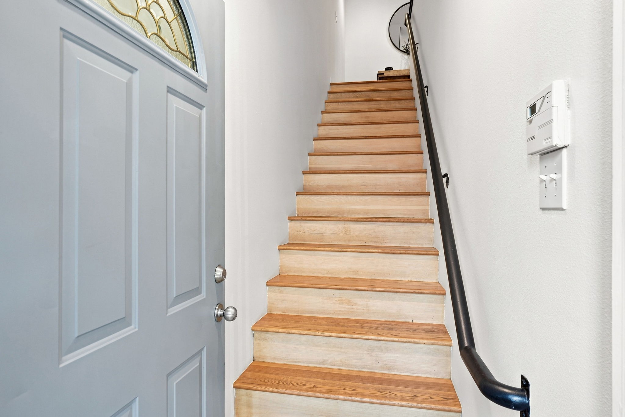 005_F8_216 Putnam St
