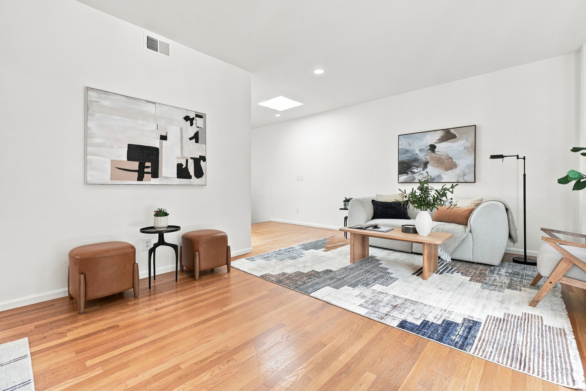 011_F8_216 Putnam St